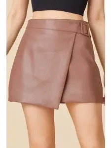 Belted faux leather skirt